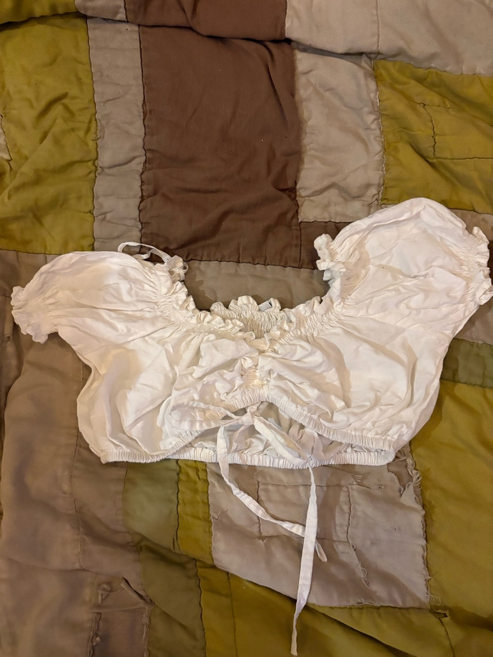 Source Unknown White Ruched Puff-Sleeve Crop Top